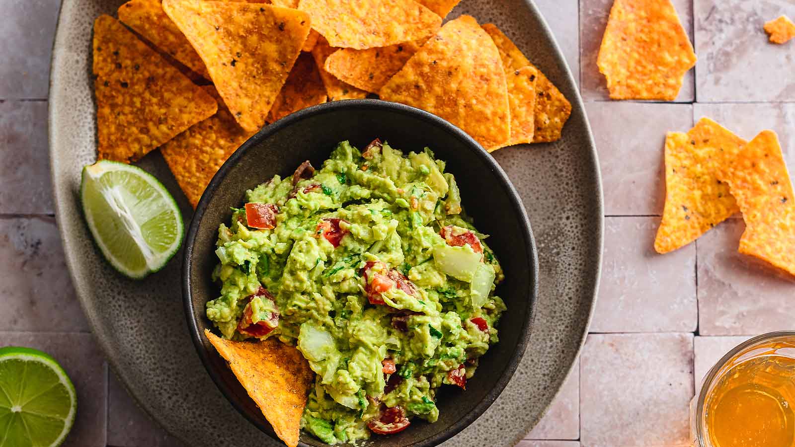 Guacamole com nachos