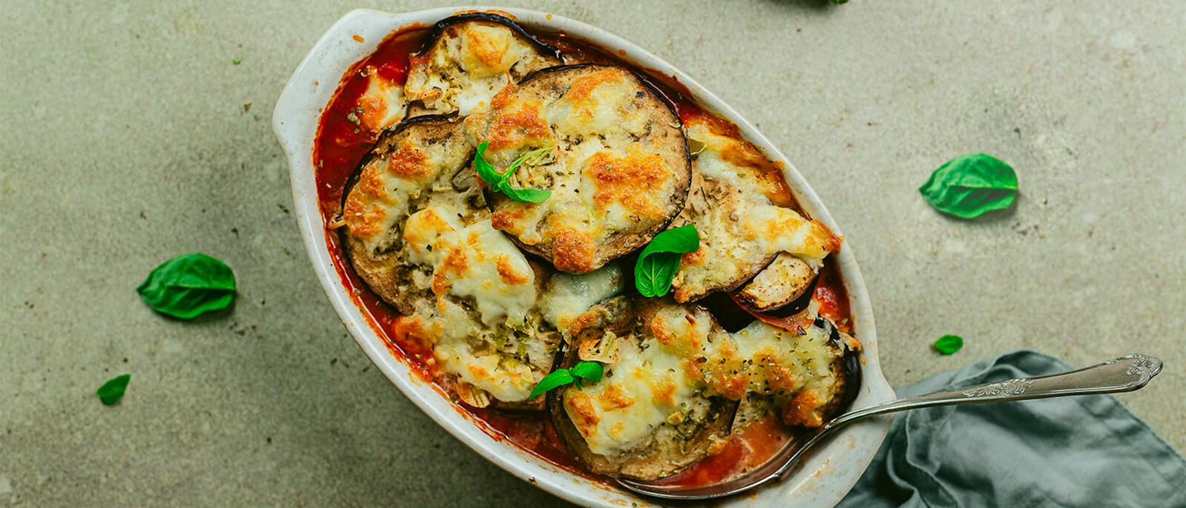Beringela no forno gratinada