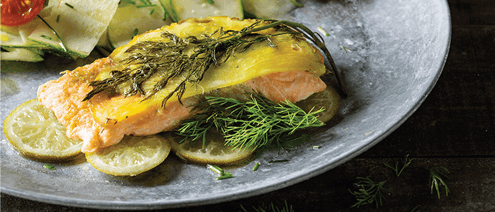 Salmão-em-papillotes-com-lima-e-ervas