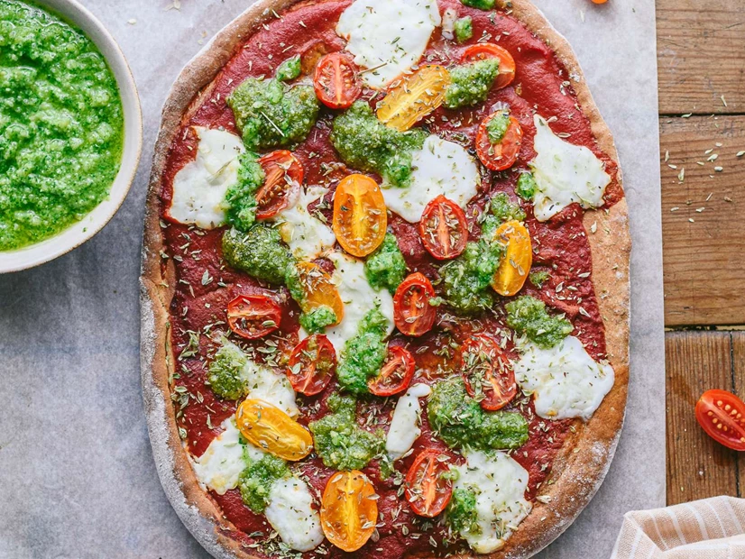 Pizza com Pesto e Tomates