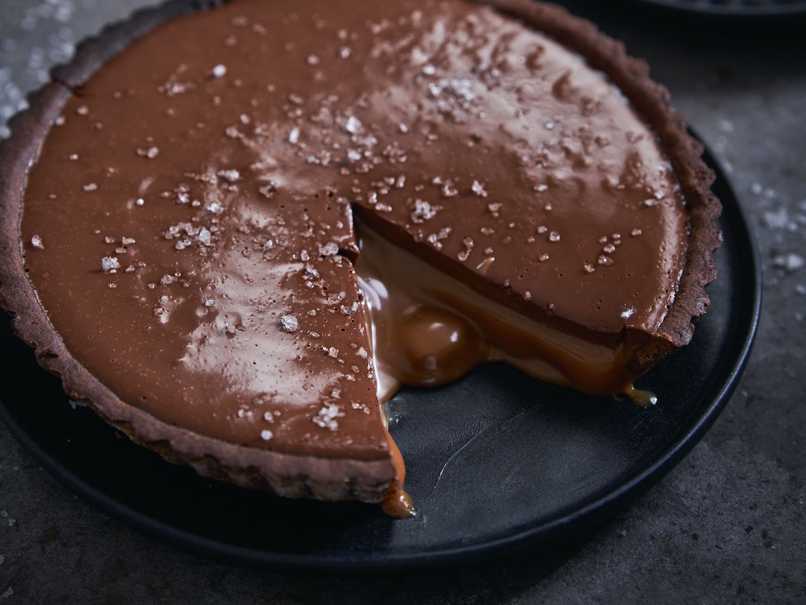 imagem sobremesa receita de tarte de chocolate e caramelo com flor de sal