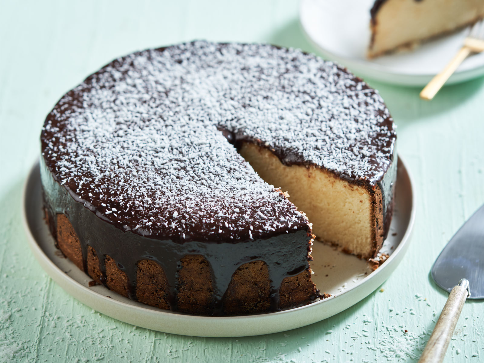 Não precisa de farinha para fazer este bolo de chocolate e coco