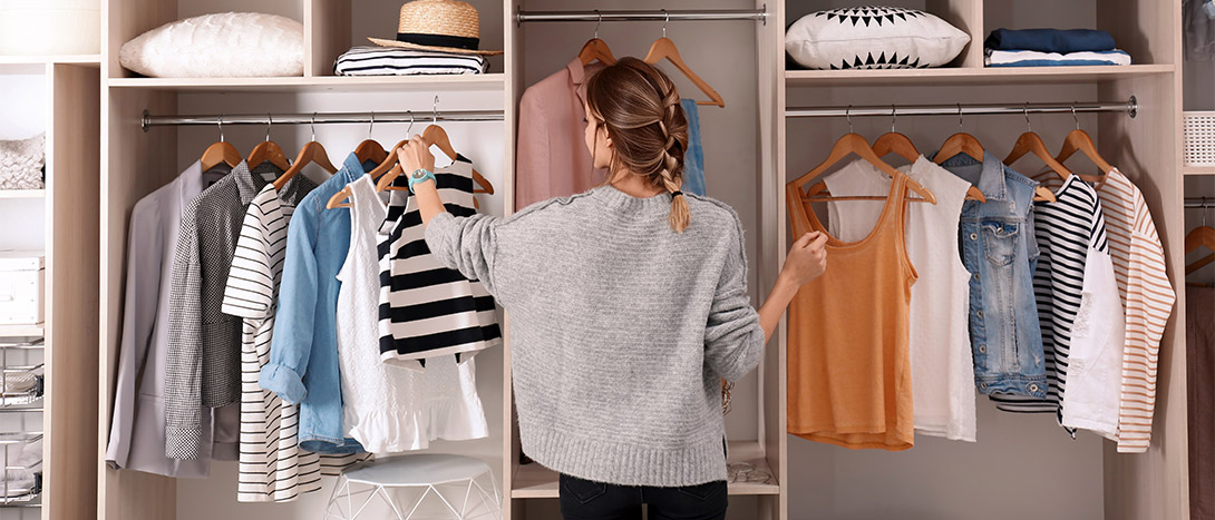 Como organizar guarda roupa