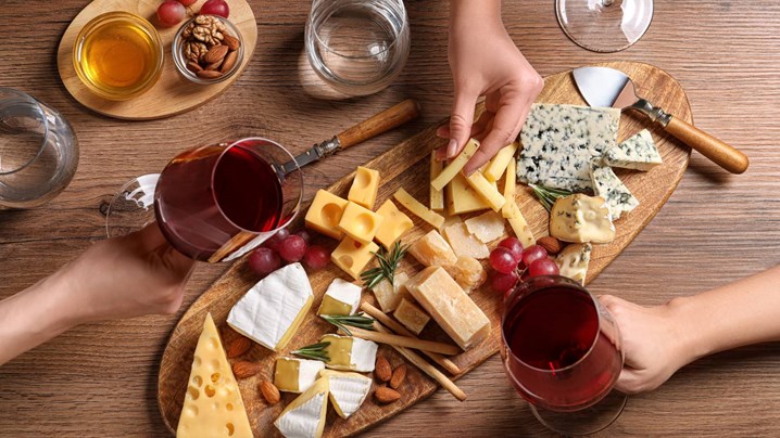 Grazing Tables: tábua de frios com queijos e enchidos