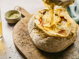 Pão com recheio de pizza